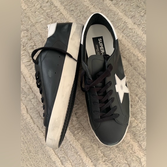 Golden goose men’s Superstar Low top sneaker
NWT - Picture 4 of 11